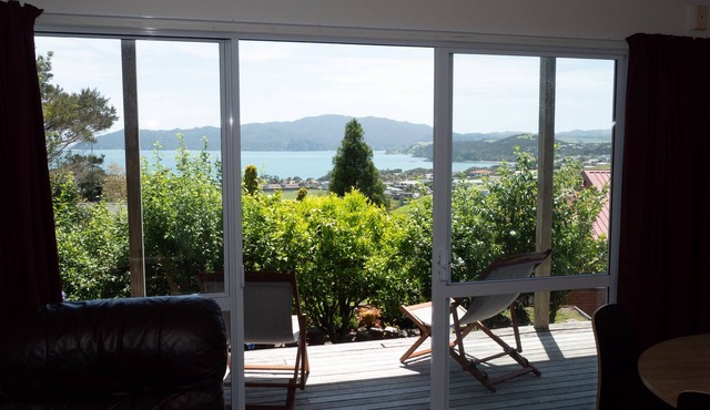 Breath taking views, lots of room for whole family/friends for fun in the sun