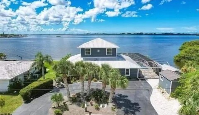 Breathtaking 250' Bayfront home w/private pool