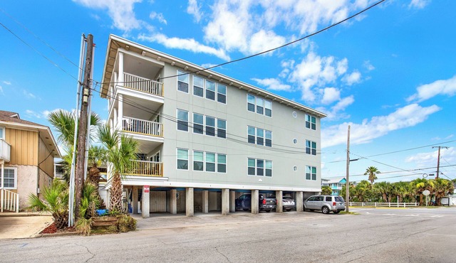 Breathtaking 3 bedroom, 2 bath with ocean view