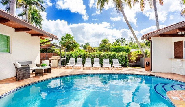 Breathtaking 5BR/3BA Villa near Hollywood Beach