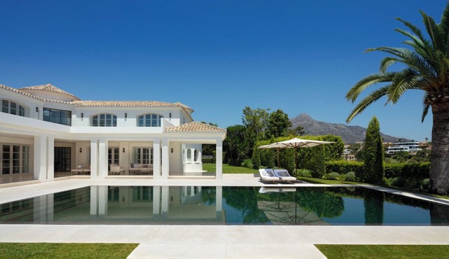 Breathtaking 6-bedrooms Property in Nueva Andalucia - Marbella
