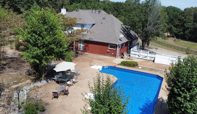 Breathtaking 8 BR+ Extra room w/Pool- Lake View