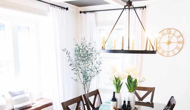 Breathtaking, air conditioned full house in the heart of Park Ave!
