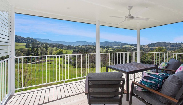 Breathtaking Hilltop Cabin 2 - A Home Away From Home