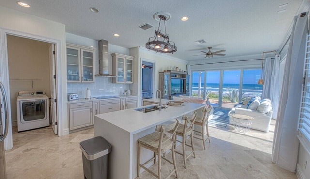 BREATHTAKING BEACH HOUSE