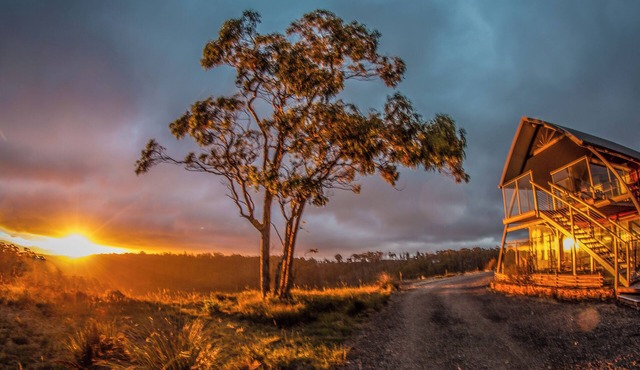 Breathtaking Blue Mountains views from a spacious apartment with a large balcony