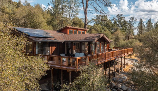 Breathtaking Cabin With Hot Tub Overlooking River