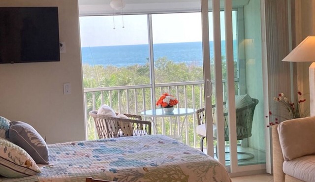 Breathtaking direct view of GULF of Mexico and SUNSET from the room!