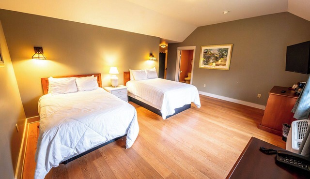 Breathtaking Getaway | Outdoor Recreation Near Hiking Trails | Spa Escape