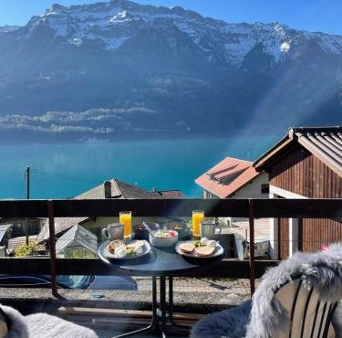 Breathtaking Lake & Mountain View Apartment