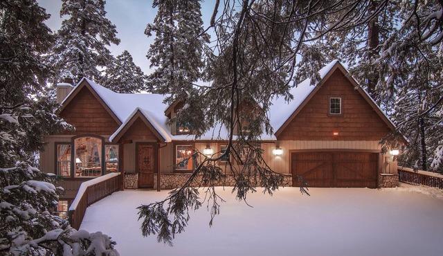 Breathtaking Lake Views! Lakeside Lodge, New Private Dock, Next to Village, ACn