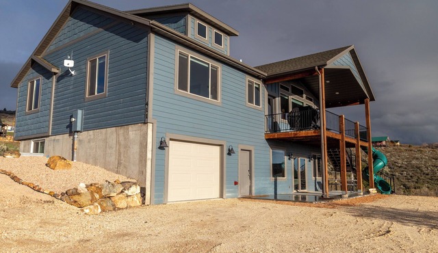 BREATHTAKING LAKE VIEW WITH PRIVATE BEACH ACCESS! NEXT TO GOLF COURSE!