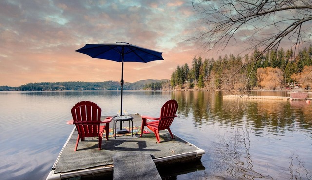 Breathtaking Lake Views | Private Dock, Fire Pit & Chef’s Kitchen