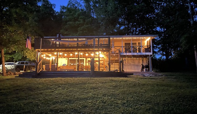 Breathtaking Lakefront Views!