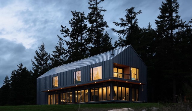 Breathtaking modern boutique hotel with hot tubs & ocean views