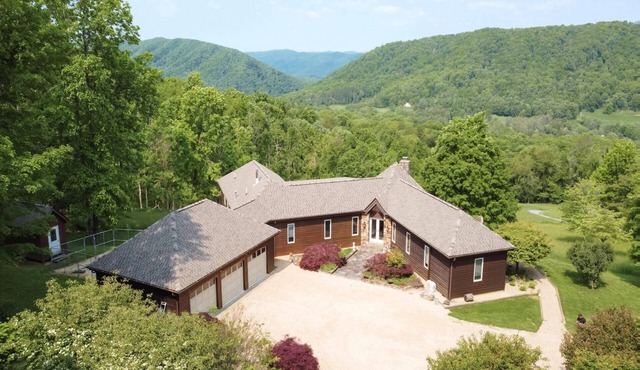 Breathtaking Mountain Views Near Omni Homestead Resort!