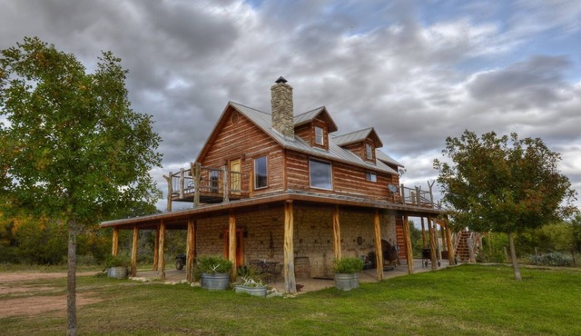 Breathtaking Mountain Views with a 1 acre pond