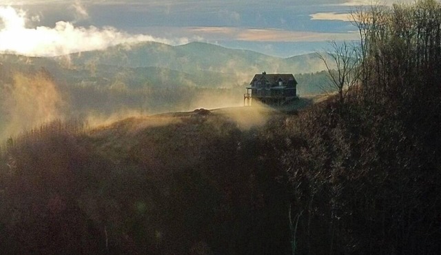 Breathtaking Mountain Retreat; Relax and Rejuvenate with Unmatched Scenic Beauty
