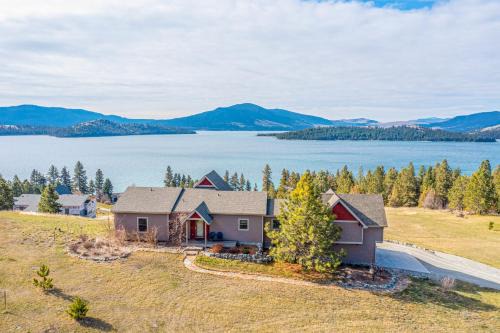Breathtaking Mtn & Lake Views! Glacier Country Gem