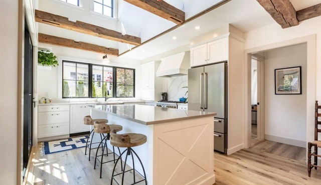 Breathtaking Newly Renovated Rockport Retreat