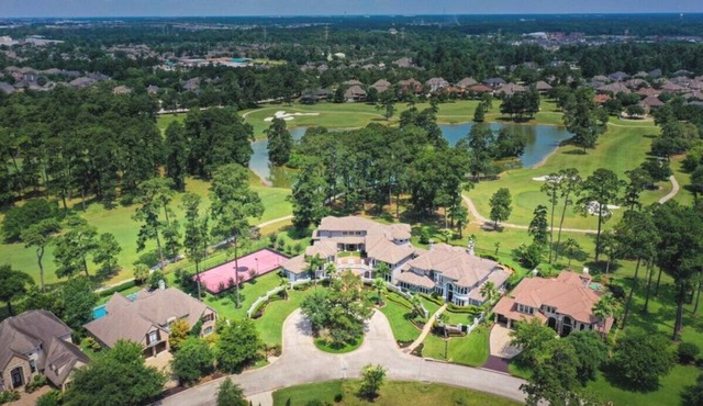 Breathtaking North Houston Resort Style Estate Perfect for Getaways