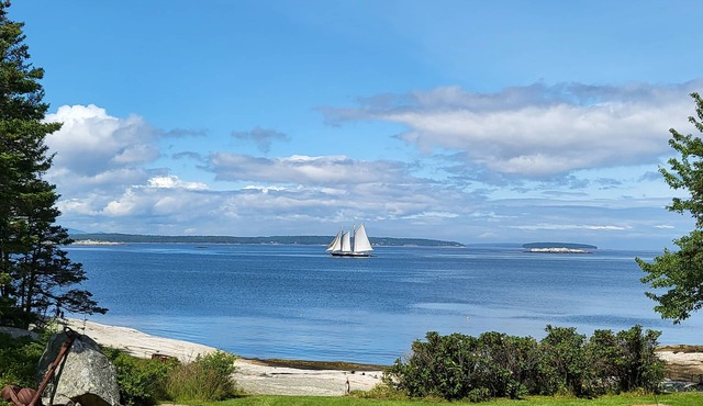 Breathtaking Oceanfront Private Cottage