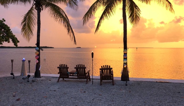 Breathtaking oceanfront retreat in Hammer Point community, located in Tavernier