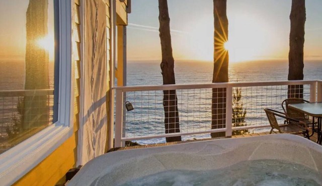 Breathtaking Oceanview! by OceanviewHotTubs Monthly Minimum
