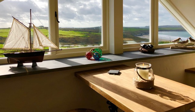 Breathtaking One Bed Cosy Escape - barn conversion on the coastal path,