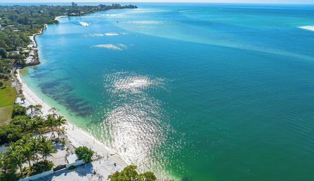 Breathtaking Pet Friendly 4Bed Home w Private Pool!