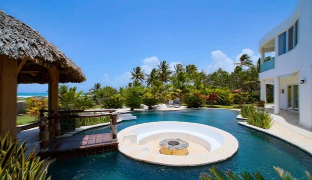 Breathtaking Private 5 BR Oceanfront Oasis