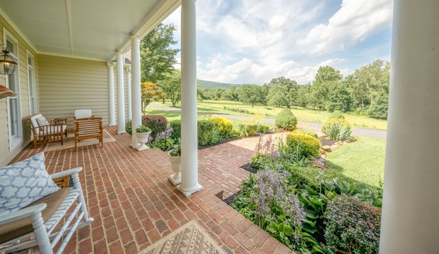 Breathtaking private retreat near Est. Wineries & Breweries