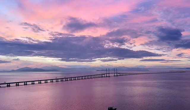 Breathtaking Sea & Bridge Views with Space, Amenities and Facilities !