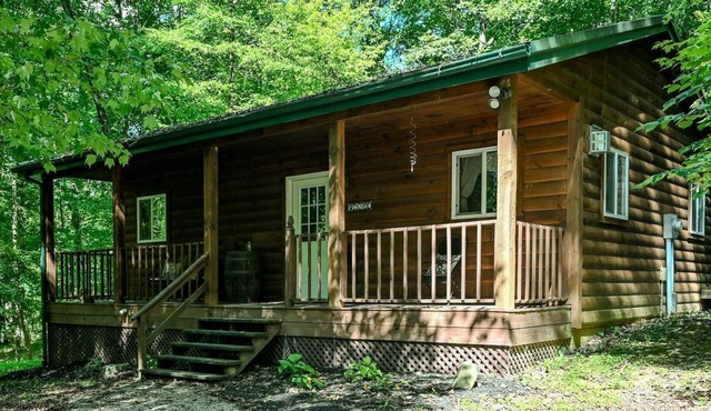 Breathtaking Secluded Wooden Cabin in Laurelville, Ohio