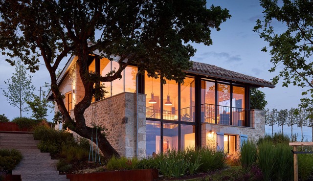 Breathtaking spacious studio with double height floor to ceiling windows.