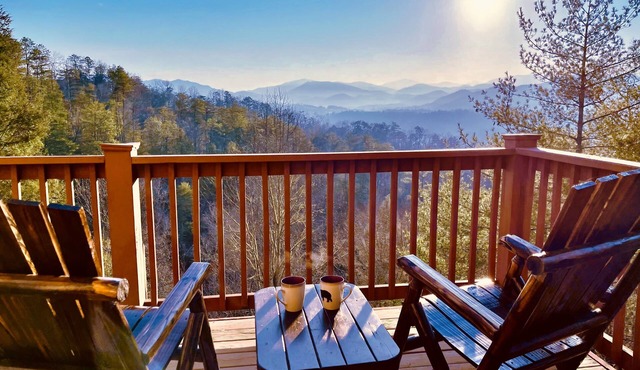 Breathtaking Sunrises in the Smokies : A Cabin for Families near Cades Cove