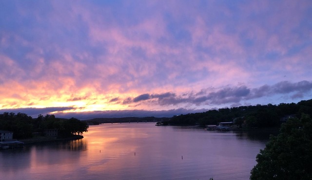 Breathtaking Sunsets at 17mm Lake of the Ozarks! Indian Pointe, Osage Beach, MO