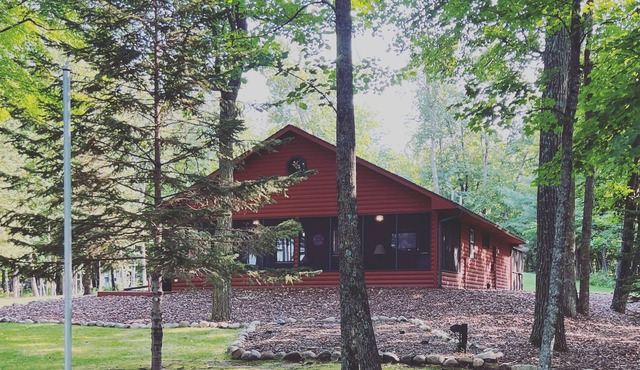 Breathtaking "up north" lake cabin experience