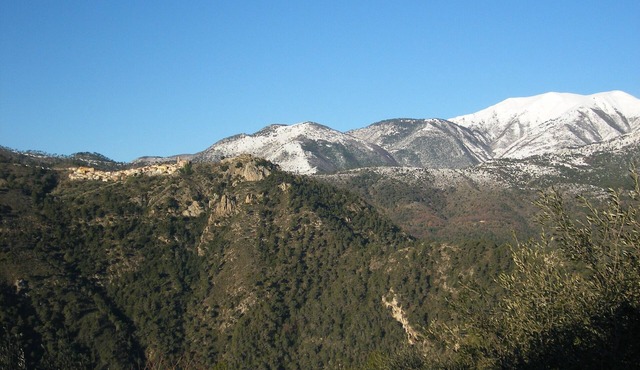 Breathtaking views over the valley, quiet, air-conditioned. Villa apartment 6 p