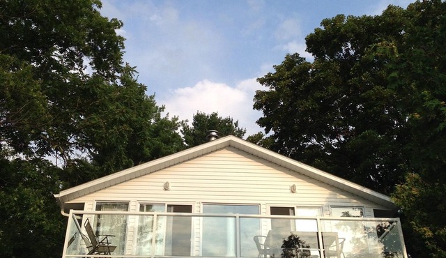 Breathtaking view perfect for 2 families: hot tub, fireplace, central air