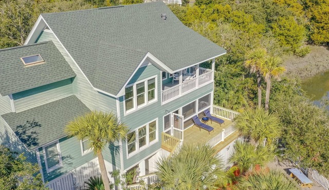 Breathtaking Views, Peaceful Setting with Golf Cart and Pet Friendly
