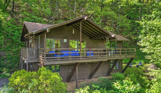 Breathtaking Views; Pet Friendly; Quiet Rustic Escape; Waterfalls; All Year Golf