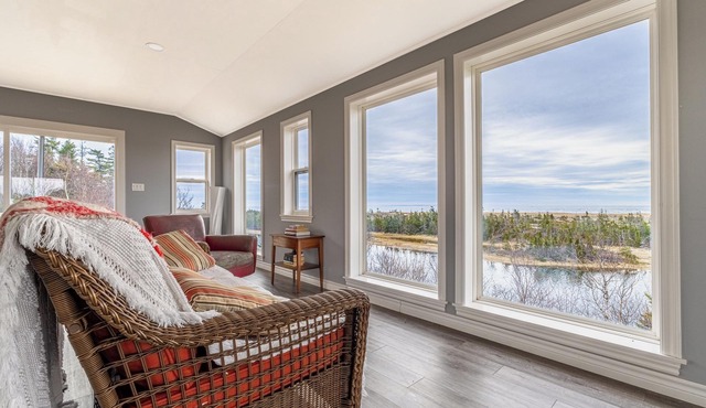 Breathtaking Views, Absolute Privacy, Modern&Cozy! 5mins to PEI's 2 BEST Beaches