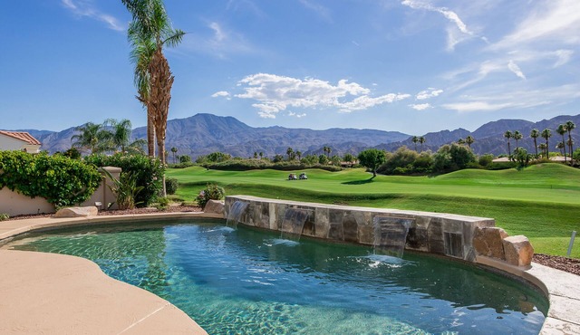 Breathtaking views from your private pool & spa in PGA West: 3 BD/STR #065869