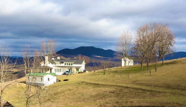 Breathtaking views! Luxuriously appointed. Deeply relaxing.