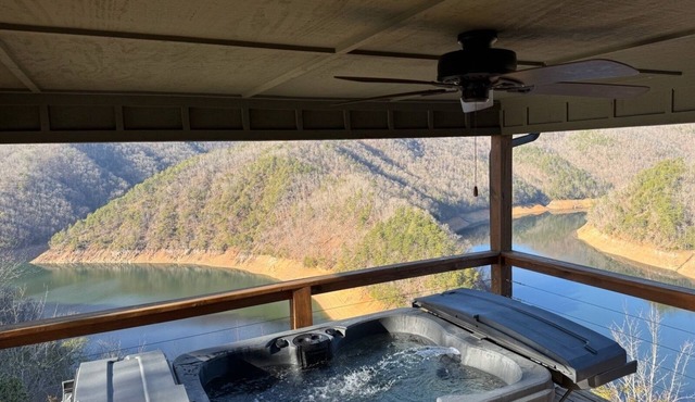 Breathtaking Views of Mountains & Lake - Hot Tub - Fragrance Free