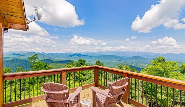 Breathtaking Views of 7 Mountain Ranges - Close to Asheville