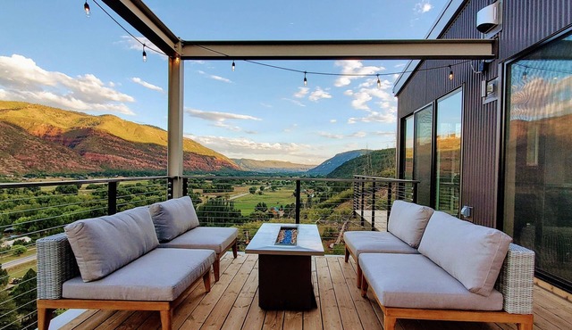 Breathtaking Views of Animas River Valley, Hot Tub, Beautiful Modern Home