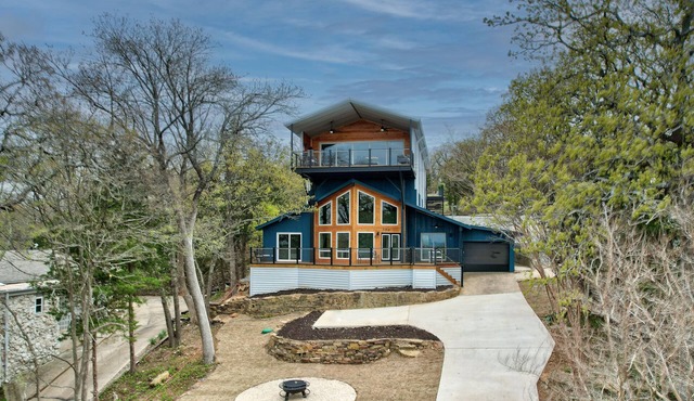 Breathtaking Views of Lake Texoma's beaches/Islands and Highport Marina.n