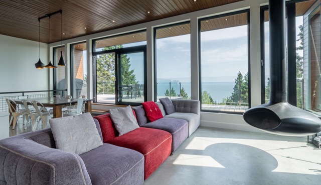 Breathtaking views, privacy and fresh air.